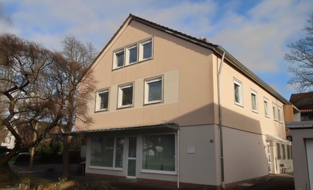 Attraktives Mehrfamilienhaus mit Arztpraxis in Frankfurt 2