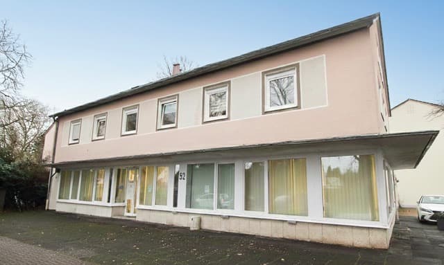 Attraktives Mehrfamilienhaus mit Arztpraxis in Frankfurt 3